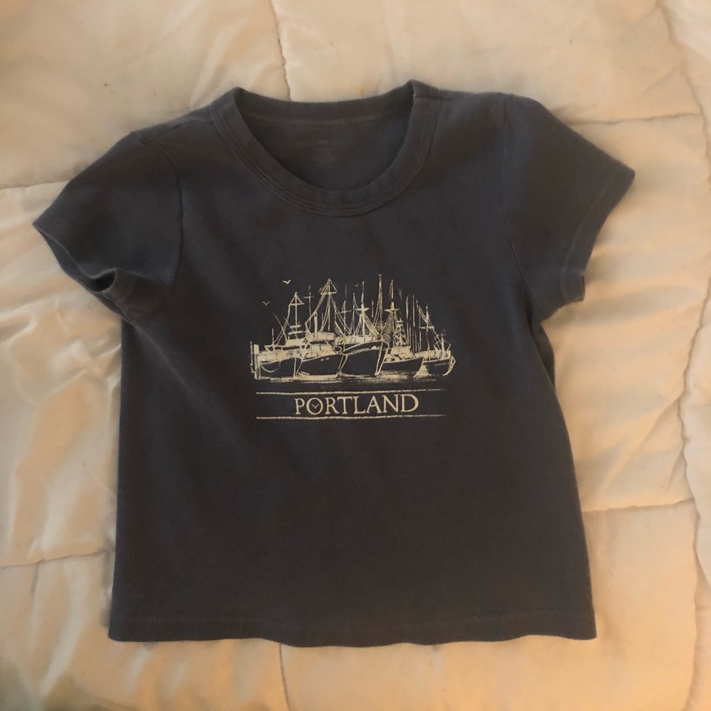 BRANDY MELVILLE PORTLAND BABY TEE